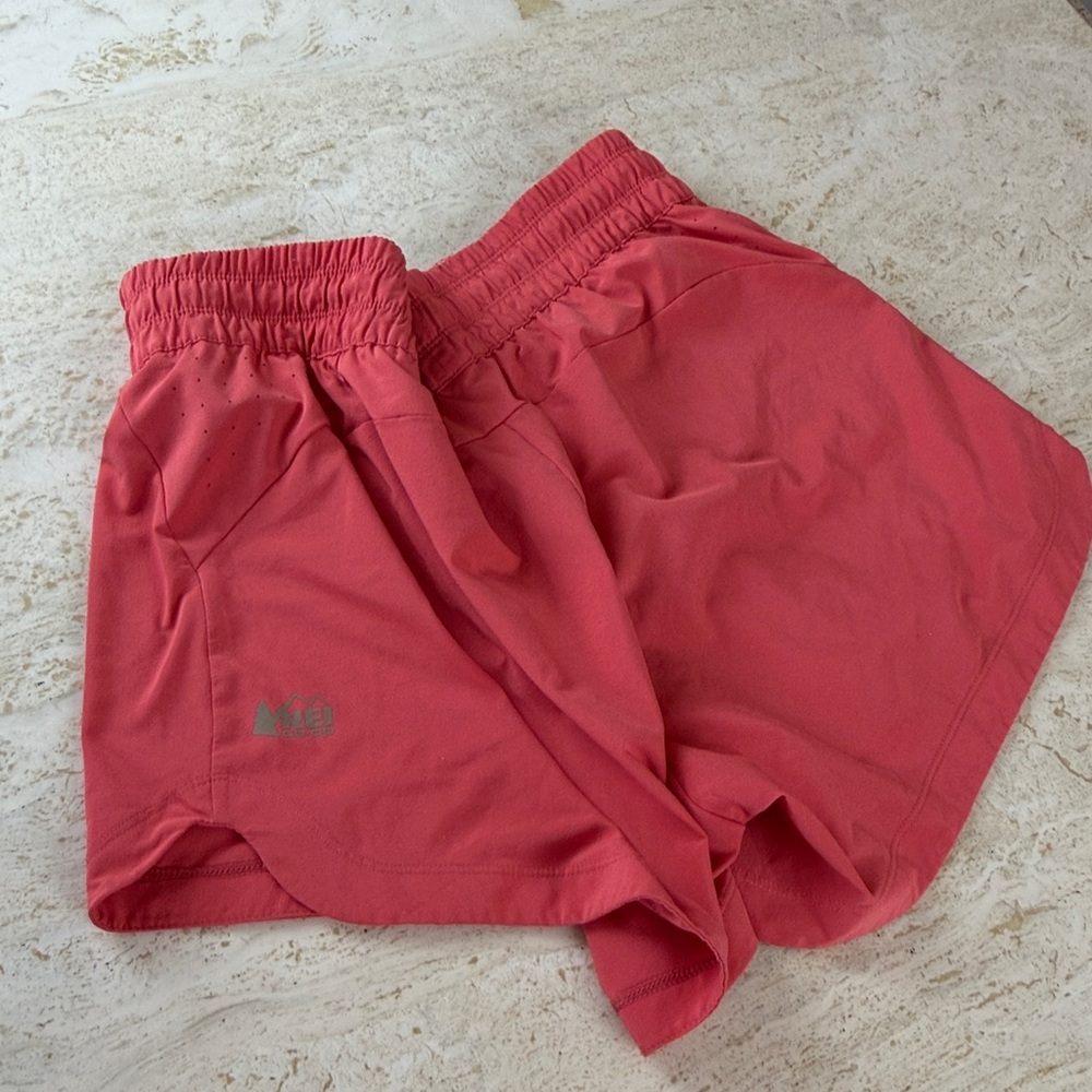 REI CO-OP Women's Coral Shorts size medium - Picture 6 of 14